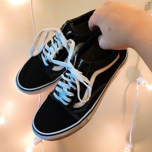 Black Low Top Old Skool Vans!